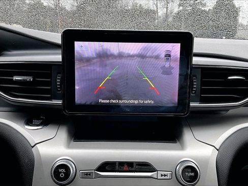 Used 2023 Ford Explorer XLT w/ Equipment Group 202A image 12