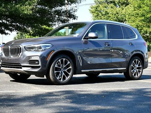 Used 2021 BMW X5 xDrive40i w/ Convenience Package AWD/4WD image 3