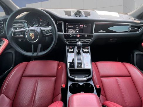Certified 2024 Porsche Macan AWD/4WD image 14