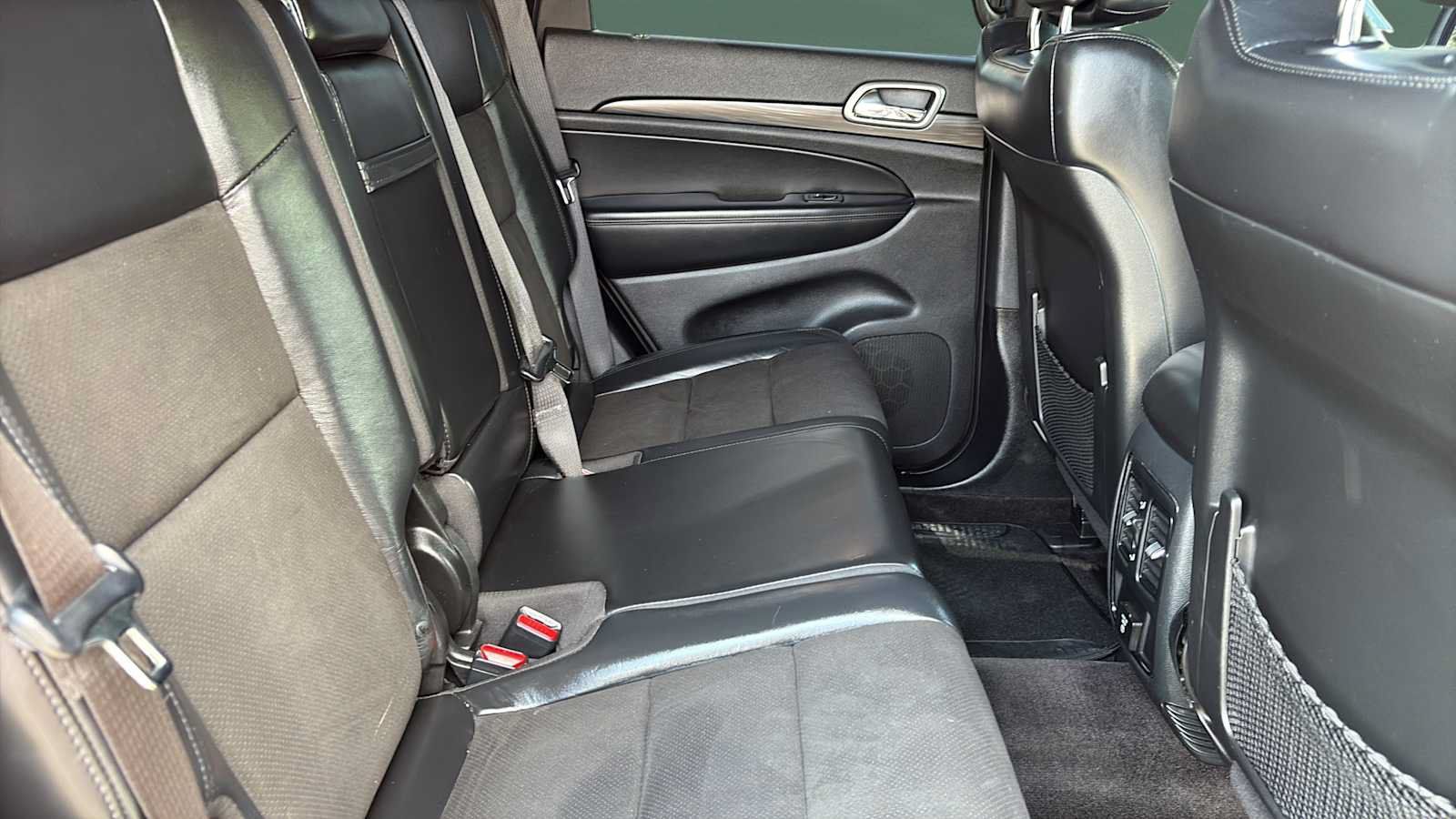 Used 2019 Jeep Grand Cherokee Altitude AWD/4WD image 22