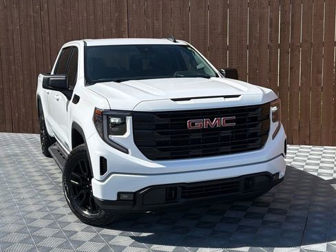 Used 2023 GMC Sierra 1500 Elevation AWD/4WD image 12