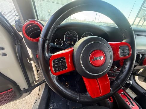 Used 2018 Jeep Wrangler Unlimited Rubicon AWD/4WD image 23