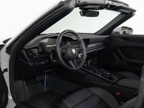 Used 2025 Porsche 911 Targa 4 GTS AWD/4WD image 3