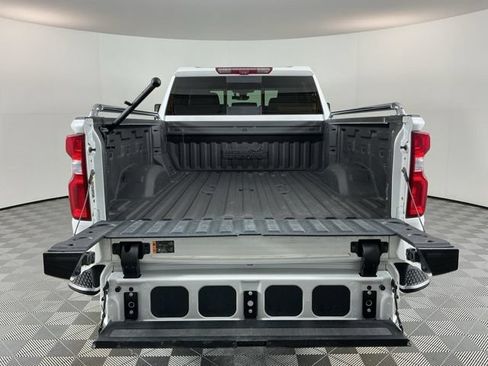 Used 2022 Chevrolet Silverado 3500 High Country w/ Z71 Off-Road Package AWD/4WD image 8