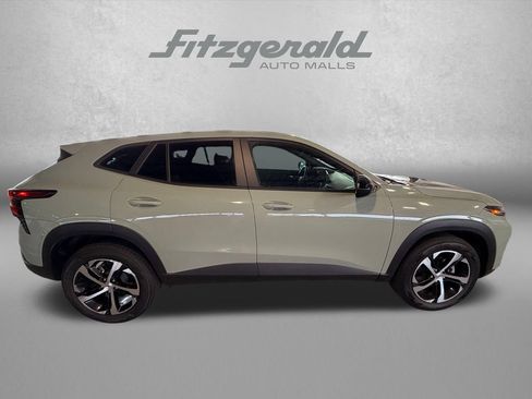Used 2024 Chevrolet Trax RS w/ Driver Confidence Package FWD image 7