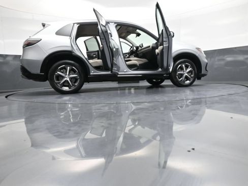 Certified 2024 Honda HR-V EX-L image 48