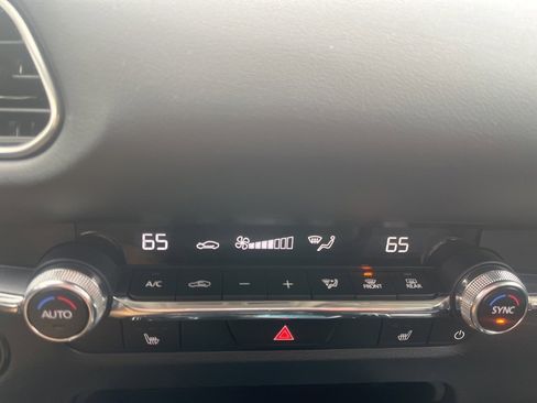 Used 2025 MAZDA CX-30 AWD 2.5 S w/ Premium Package image 16