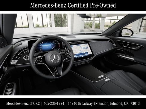 Used 2025 Mercedes-Benz E 350 4MATIC Sedan image 3