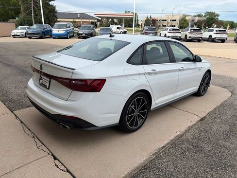 Certified 2025 Volkswagen Jetta GLI Autobahn FWD image 9