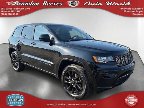 Used 2020 Jeep Grand Cherokee Altitude AWD/4WD image 3