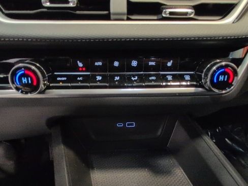 Used 2026 Chevrolet Equinox LT w/ Convenience Package II image 21