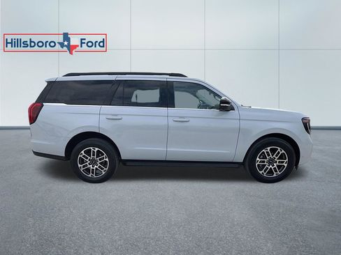 Used 2025 Ford Expedition Active image 5