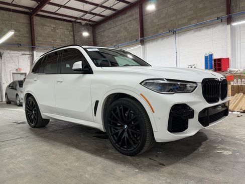 Used 2022 BMW X5 sDrive40i w/ M Sport Package RWD image 7
