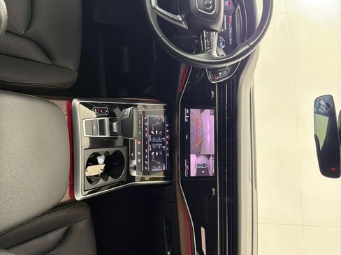 Used 2019 Audi Q8 Premium Plus AWD/4WD image 27