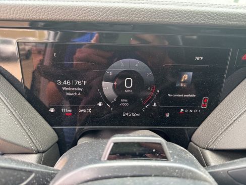 Used 2025 GMC Yukon XL Denali w/ Advanced Technology Package image 10