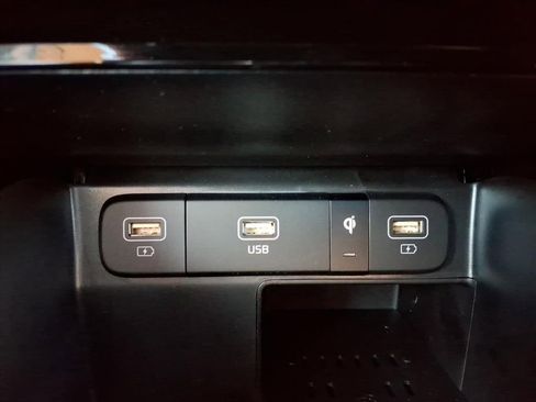 Used 2023 Kia Sorento SX Prestige image 13