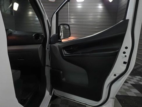 Used 2020 Nissan NV200 S image 26