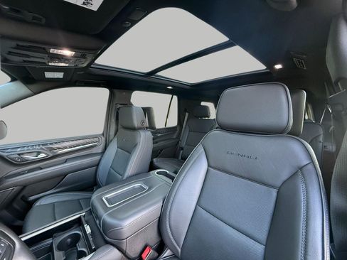 Used 2023 GMC Yukon Denali w/ Denali Reserve Package AWD/4WD image 43
