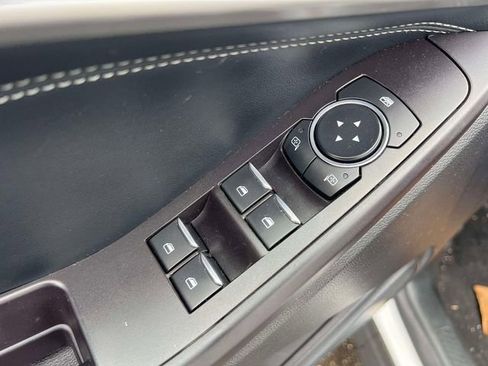 Used 2020 Ford Explorer XLT w/ Equipment Group 202A image 19