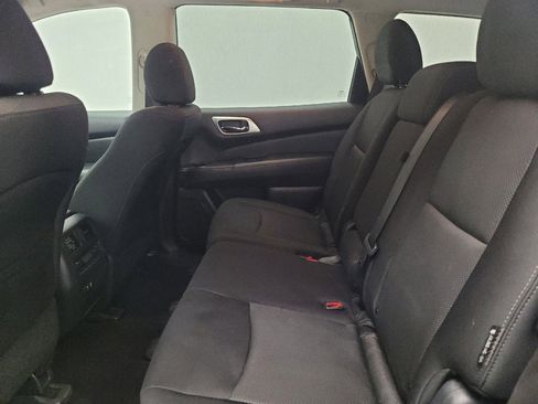 Used 2020 Nissan Pathfinder S FWD image 18