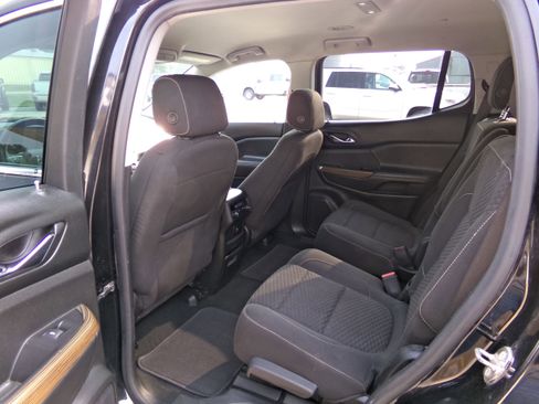 Used 2018 GMC Acadia SLE w/ LPO, Black Accent Package image 11