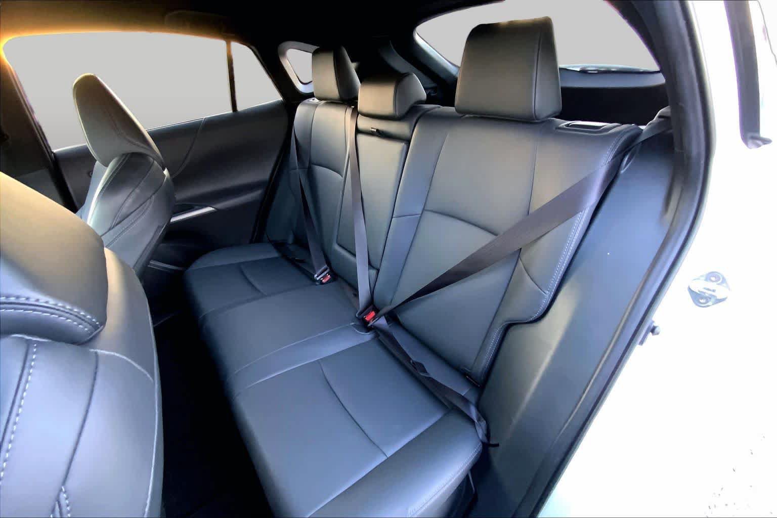 Used 2024 Toyota Venza Nightshade AWD/4WD image 18