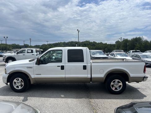 Used 2005 Ford F250 Lariat RWD image 5