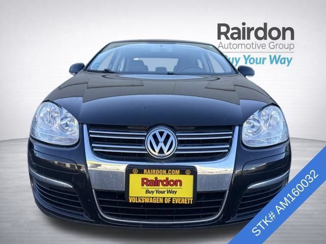 Used 2010 Volkswagen Jetta SE FWD image 2