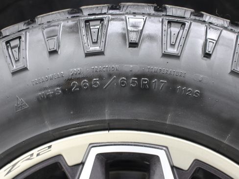 Used 2022 Chevrolet Colorado ZR2 image 36