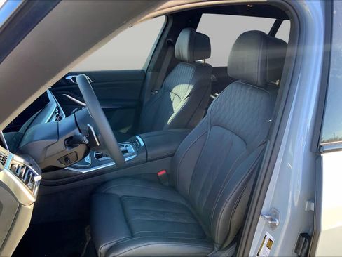 New 2026 BMW X7 M60i AWD/4WD image 9