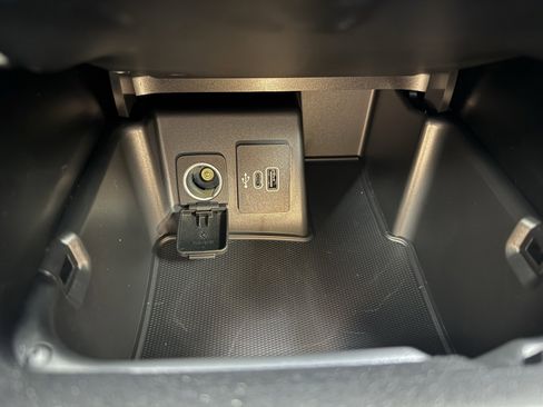 New 2025 Ford Explorer Active w/ Active Comfort Package image 17