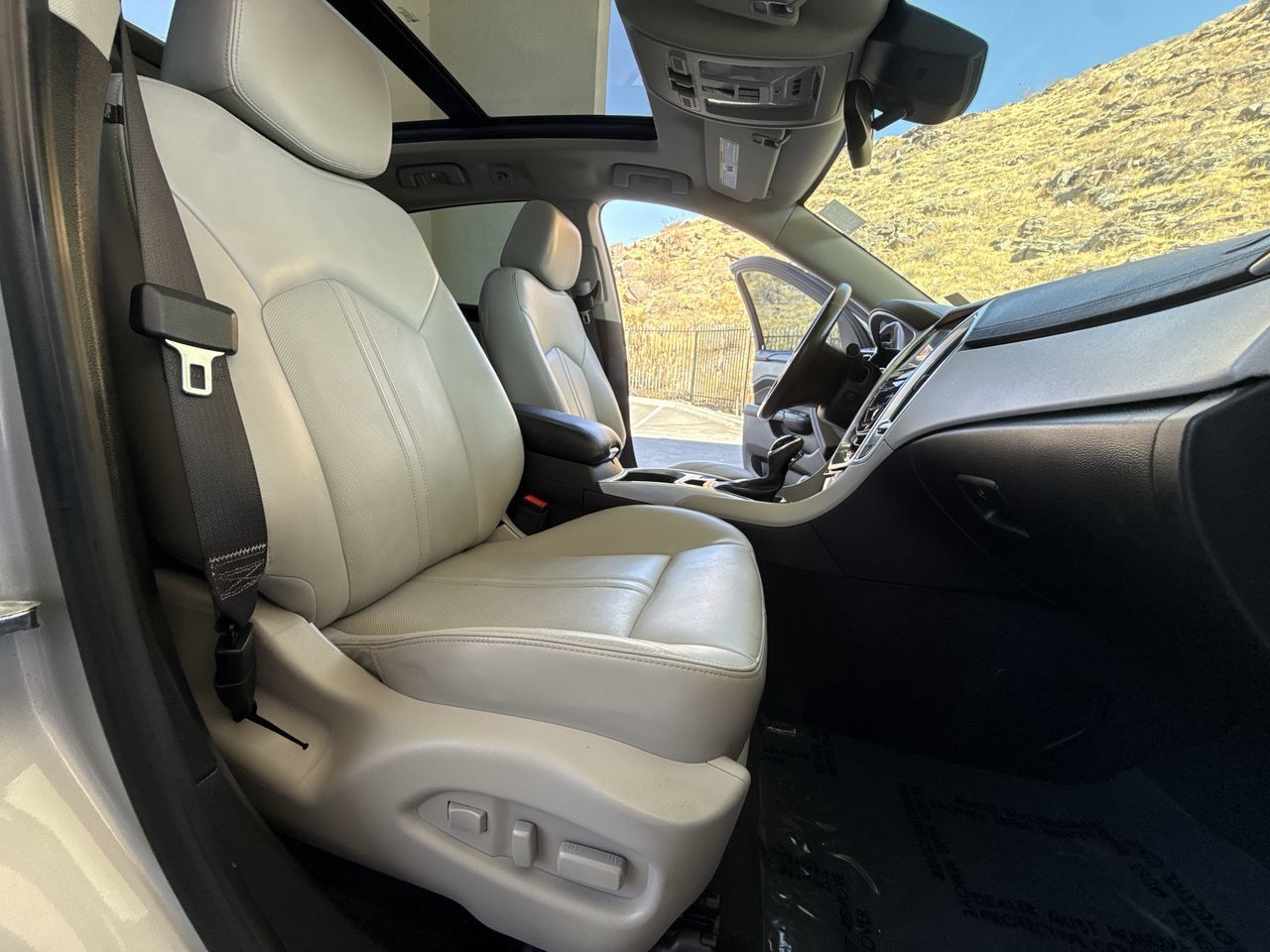 Used 2014 Cadillac SRX Performance w/ Driver Awareness Package FWD image 28