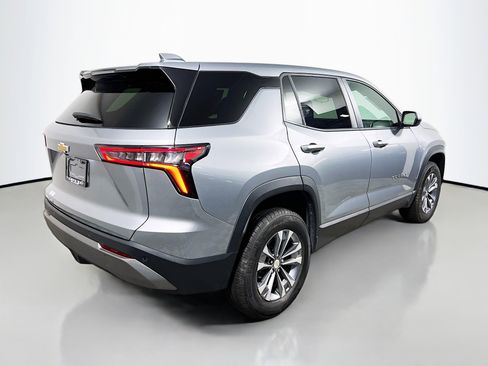 Used 2025 Chevrolet Equinox LT image 4