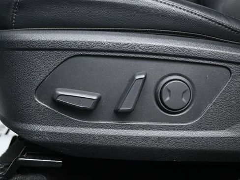 Used 2025 Kia Sportage EX w/ Premium Package FWD image 11