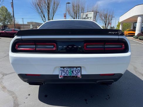 Used 2016 Dodge Challenger SRT Hellcat image 4