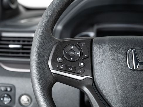 Used 2022 Honda Pilot Sport image 32