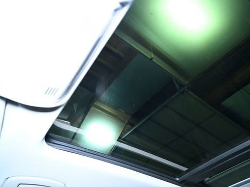 Used 2019 Volkswagen Tiguan SE w/ Panoramic Sunroof Package image 34