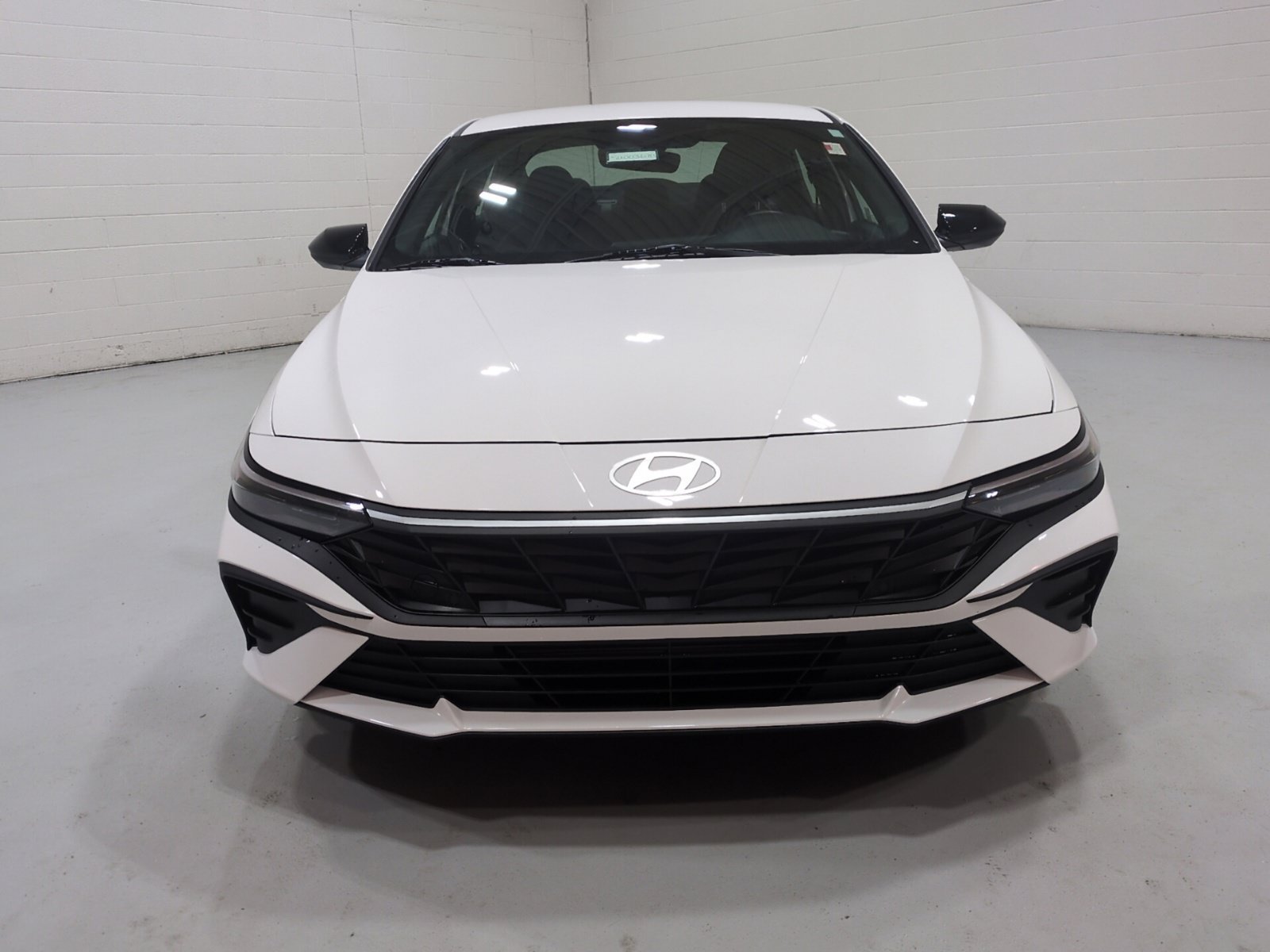 Used 2025 Hyundai Elantra Sport FWD image 8
