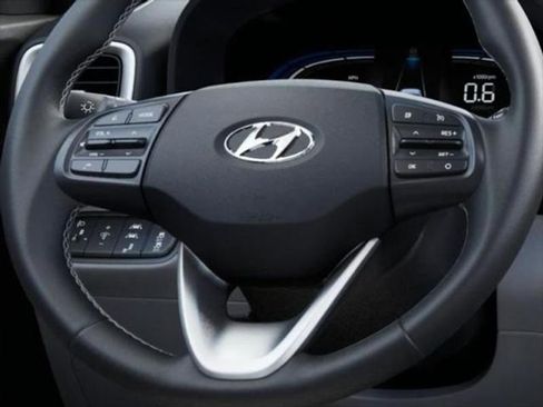 New 2025 Hyundai Venue SEL image 16