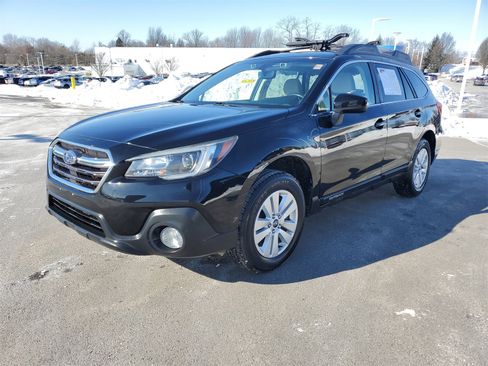 Used 2019 Subaru Outback 2.5i Premium image 2