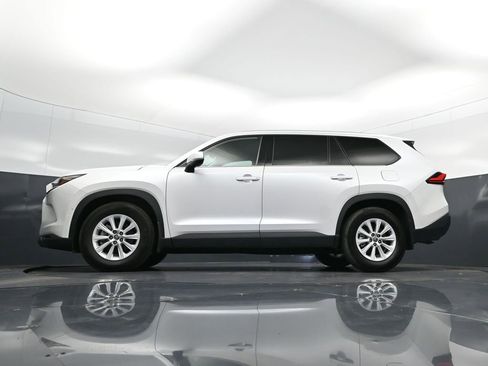 Used 2024 Toyota Grand Highlander XLE image 42