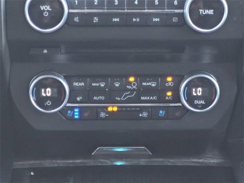 Used 2018 Ford Expedition Limited w/ Equipment Group 301A image 25