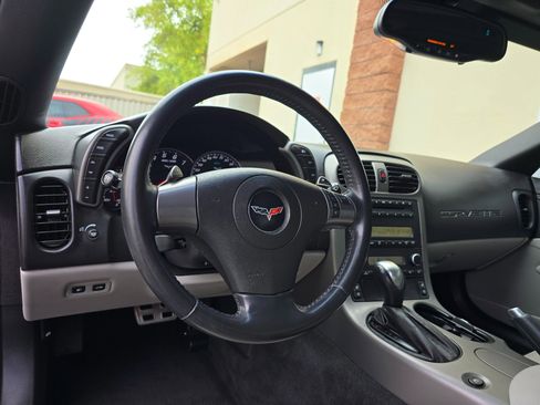 Used 2007 Chevrolet Corvette Coupe w/ Preferred Equipment Group RWD image 17