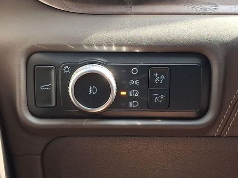 Used 2022 Ford Explorer Platinum w/ Equipment Group 601A AWD/4WD image 26