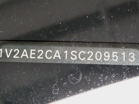 Used 2025 Volkswagen Atlas Cross Sport SEL R-Line image 34