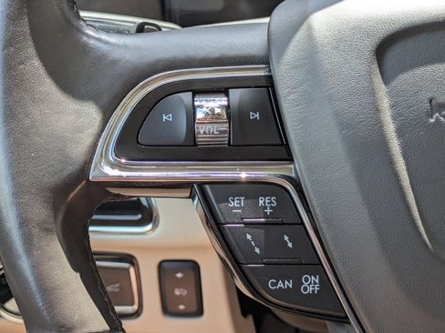 Used 2019 Lincoln Navigator L Reserve AWD/4WD image 27
