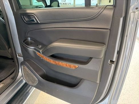 Used 2018 Chevrolet Suburban Premier AWD/4WD image 52