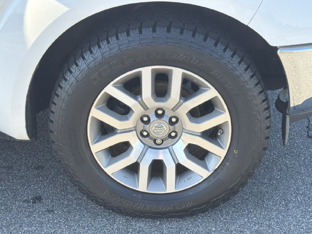 Used 2010 Nissan Frontier LE w/ LE Value Truck Pkg RWD image 14