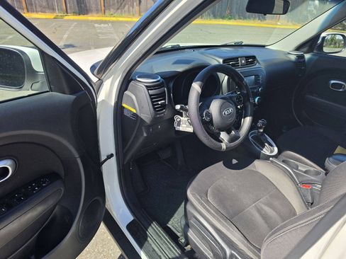 Used 2016 Kia Soul w/ Option Group 020 FWD image 42