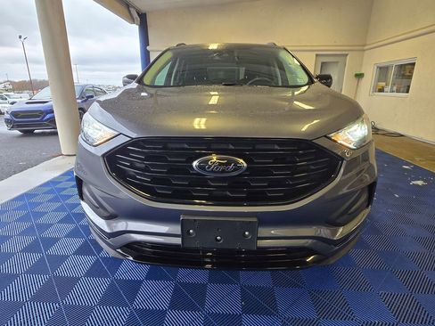 Used 2022 Ford Edge SE w/ Black Appearance Package image 2